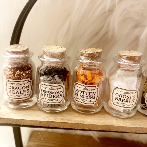 ✂️Bullseye Target Halloween Collection of spell bottles - Picture 3 of 7